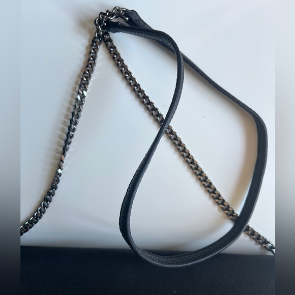 REITMANS: Crossbody purse (Black) - Picture 5 of 8